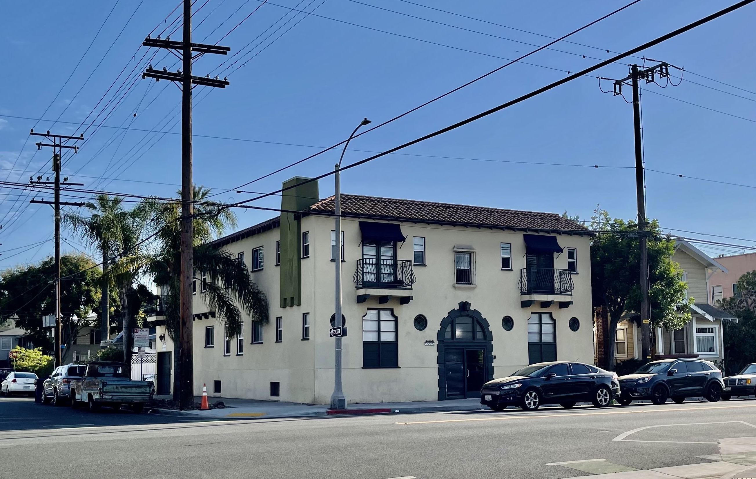 Property main image